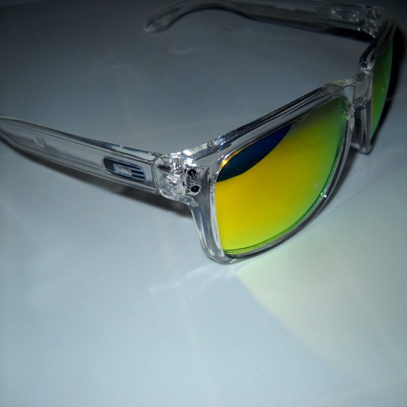 Oakley Accessories - Women's Oakley Holbrook Sunglasses Polarized "LIKE NEW"